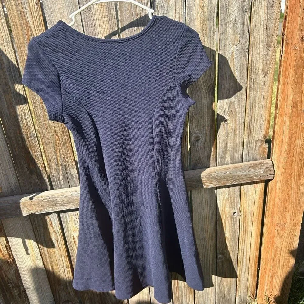 Wilde dress above knee length pullover size small